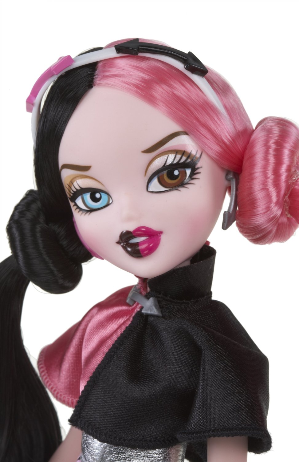 Bratzillaz Bratz Midnight Beach Sashabella Paws Doll GLOW IN THE